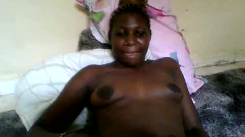 Snapshot of sweet_amor01 chatting on 12/20/24, 08:49 clara online show from 12/20/24, 08:49