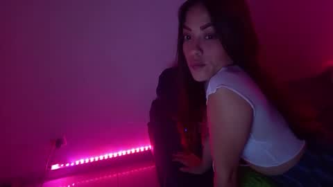 Snapshot of sweet_and_cute23 chatting on 11/13/25, 09:52 NZ online show from 11/13/25, 09:52