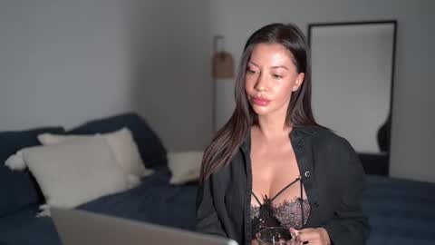 Snapshot of sweet_and_honest chatting on 10/20/25, 03:23 Dorothea online show from 10/20/25, 03:23