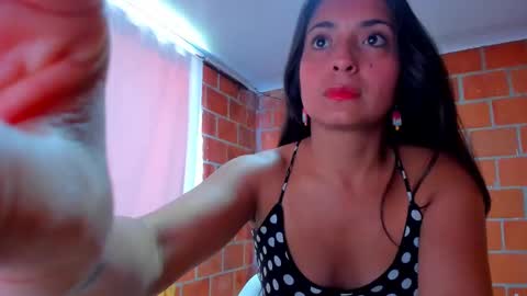 Snapshot of sweet_and_hot_alaia chatting on 09/21/25, 03:46 sweet and hot alaia online show from 09/21/25, 03:46