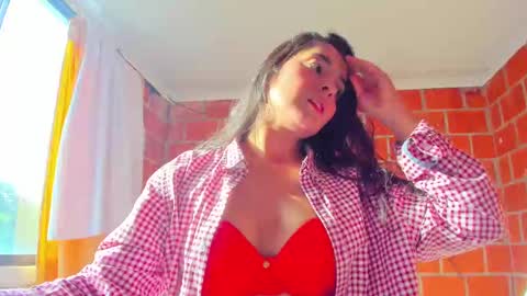 Snapshot of sweet_and_hot_alaia chatting on 10/12/25, 09:25 sweet and hot alaia online show from 10/12/25, 09:25