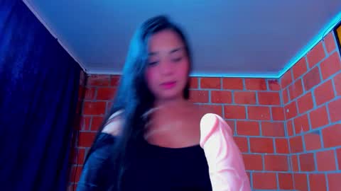 Snapshot of sweet_and_hot_alaia chatting on 11/25/25, 04:45 sweet and hot alaia online show from 11/25/25, 04:45