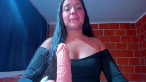 Snapshot of sweet_and_hot_alaia chatting on 01/08/26, 11:29 sweet and hot alaia online show from 01/08/26, 11:29