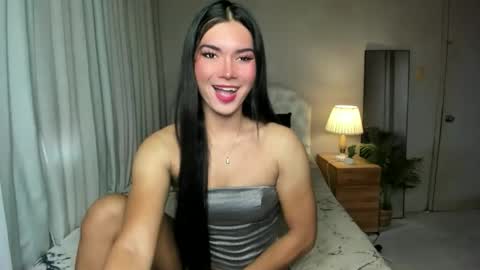 Snapshot of sweet_angel985251 chatting on 05/18/26, 05:24 SweetAangel online show from 05/18/26, 05:24
