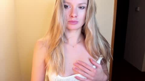 Snapshot of sweet_angel_a chatting on 01/04/25, 10:24 Ann - your sweet girl online show from 01/04/25, 10:24