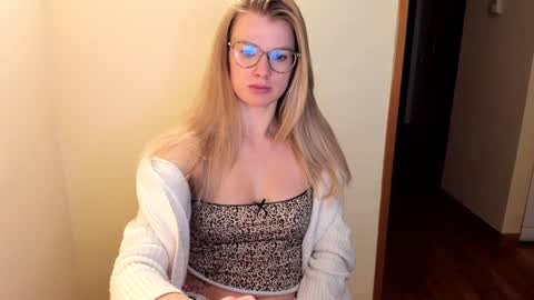 Snapshot of sweet_angel_a chatting on 01/07/25, 11:45 Ann - your sweet girl online show from 01/07/25, 11:45