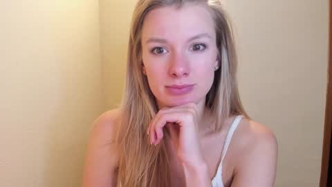 Snapshot of sweet_angel_a chatting on 01/27/25, 10:06 Ann - your sweet girl online show from 01/27/25, 10:06