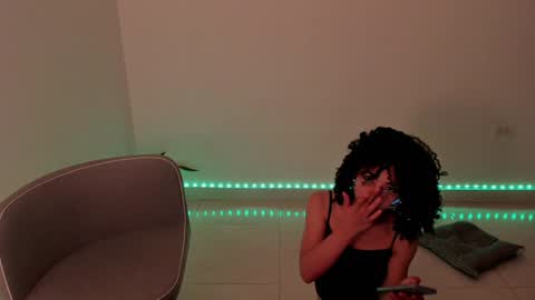 Snapshot of sweet_anie_04 chatting on 12/22/24, 07:11 Anie online show from 12/22/24, 07:11