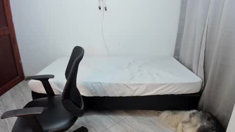 Snapshot of sweet_anie_04 chatting on 11/13/25, 06:45 Anie online show from 11/13/25, 06:45