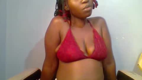 Snapshot of sweet_arianna_ chatting on 02/03/25, 12:03 timaya online show from 02/03/25, 12:03