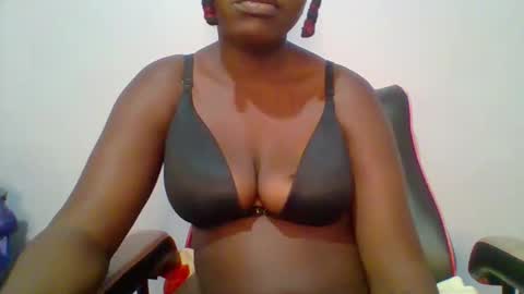 Snapshot of sweet_arianna_ chatting on 02/13/25, 10:55 timaya online show from 02/13/25, 10:55