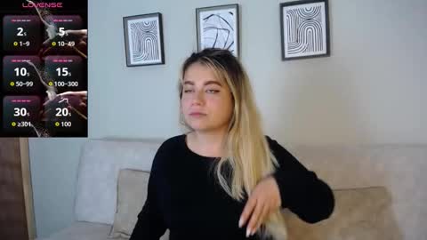 Snapshot of sweet_bella_valery_ chatting on 10/24/25, 09:55 Bella Valery online show from 10/24/25, 09:55