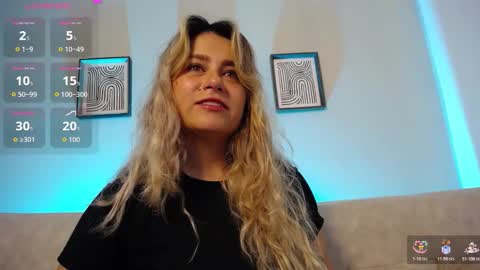 Snapshot of sweet_bella_valery_ chatting on 11/13/25, 10:19 Bella Valery online show from 11/13/25, 10:19