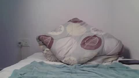 Snapshot of sweet_berry90 chatting on 10/31/25, 01:17 Sweet berry90 online show from 10/31/25, 01:17