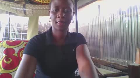 Snapshot of sweet_blackberry93 chatting on 09/13/25, 12:16 bella online show from 09/13/25, 12:16