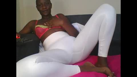 Snapshot of sweet_blackberry93 chatting on 10/11/25, 09:08 bella online show from 10/11/25, 09:08