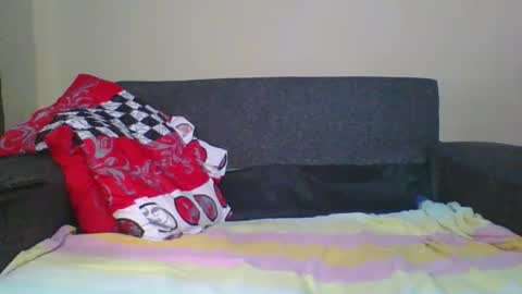 Snapshot of sweet_blackberry93 chatting on 10/18/25, 09:43 bella online show from 10/18/25, 09:43