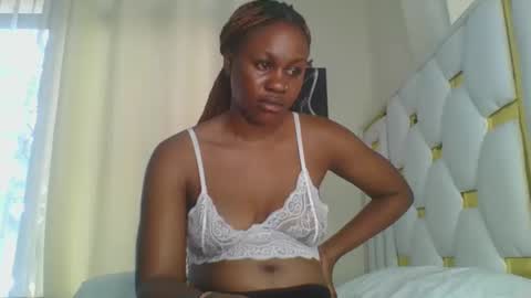 Snapshot of sweet_blackgal chatting on 12/06/24, 09:43 Lavie online show from 12/06/24, 09:43