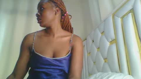 Snapshot of sweet_blackgal chatting on 12/08/24, 06:22 Lavie online show from 12/08/24, 06:22