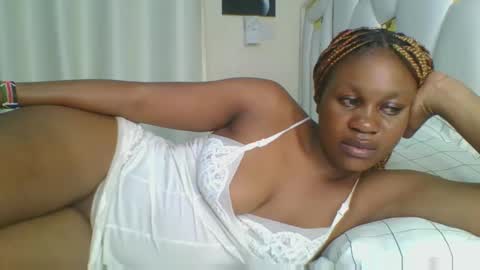 Snapshot of sweet_blackgal chatting on 12/19/24, 12:34 Lavie online show from 12/19/24, 12:34