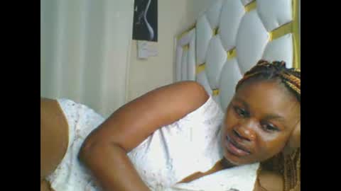 Snapshot of sweet_blackgal chatting on 12/19/24, 11:46 Lavie online show from 12/19/24, 11:46