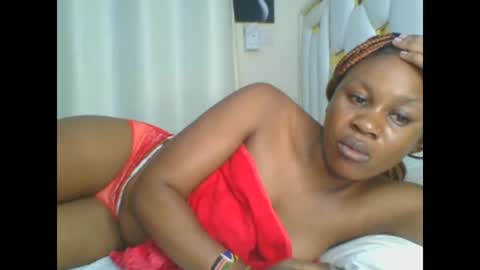 Snapshot of sweet_blackgal chatting on 12/27/24, 01:11 Lavie online show from 12/27/24, 01:11