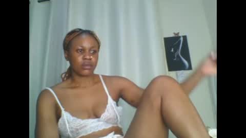 Snapshot of sweet_blackgal chatting on 12/29/24, 06:05 Lavie online show from 12/29/24, 06:05