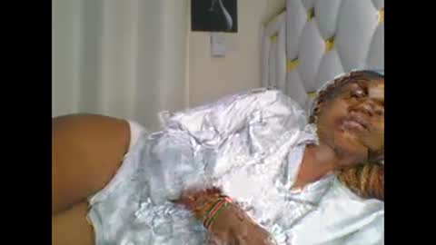 Snapshot of sweet_blackgal chatting on 01/01/25, 11:18 Lavie online show from 01/01/25, 11:18