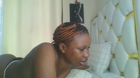 Snapshot of sweet_blackgal chatting on 01/11/25, 11:12 Lavie online show from 01/11/25, 11:12