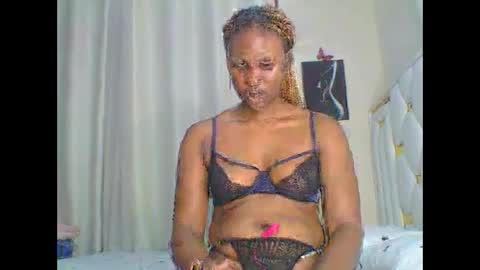 Snapshot of sweet_blackgal chatting on 01/13/25, 07:10 Lavie online show from 01/13/25, 07:10