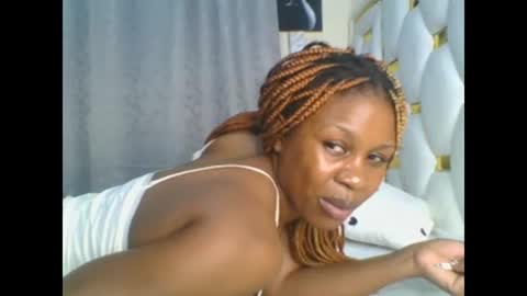 Snapshot of sweet_blackgal chatting on 01/19/25, 12:06 Lavie online show from 01/19/25, 12:06