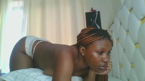 Snapshot of sweet_blackgal chatting on 01/21/25, 06:22 Lavie online show from 01/21/25, 06:22