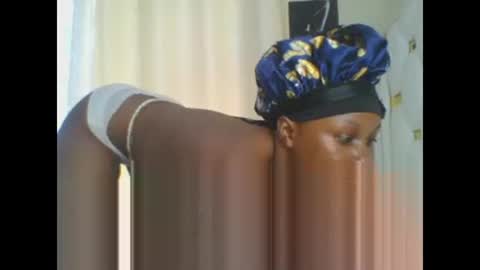 Snapshot of sweet_blackgal chatting on 01/21/25, 10:30 Lavie online show from 01/21/25, 10:30