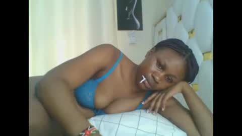Snapshot of sweet_blackgal chatting on 01/26/25, 12:01 Lavie online show from 01/26/25, 12:01