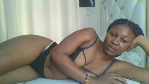 Snapshot of sweet_blackgal chatting on 01/29/25, 06:12 Lavie online show from 01/29/25, 06:12