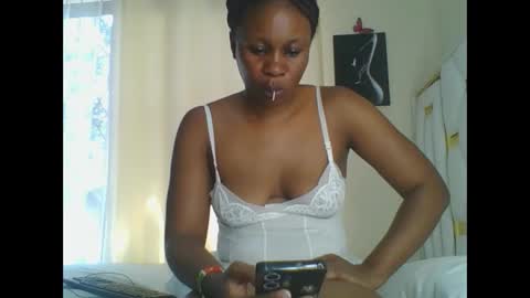 Snapshot of sweet_blackgal chatting on 01/30/25, 11:22 Lavie online show from 01/30/25, 11:22
