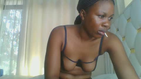 Snapshot of sweet_blackgal chatting on 02/01/25, 11:21 Lavie online show from 02/01/25, 11:21