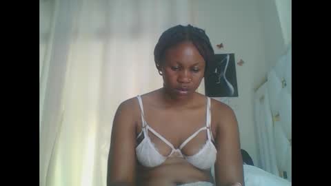 Snapshot of sweet_blackgal chatting on 02/05/25, 12:17 Lavie online show from 02/05/25, 12:17