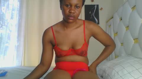 Snapshot of sweet_blackgal chatting on 02/11/25, 08:48 Lavie online show from 02/11/25, 08:48