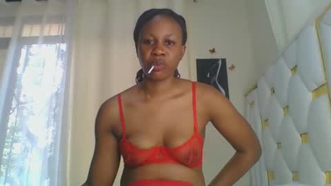 Snapshot of sweet_blackgal chatting on 02/13/25, 05:05 Lavie online show from 02/13/25, 05:05