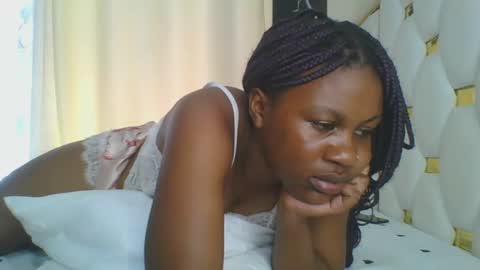 Snapshot of sweet_blackgal chatting on 02/19/25, 10:56 Lavie online show from 02/19/25, 10:56