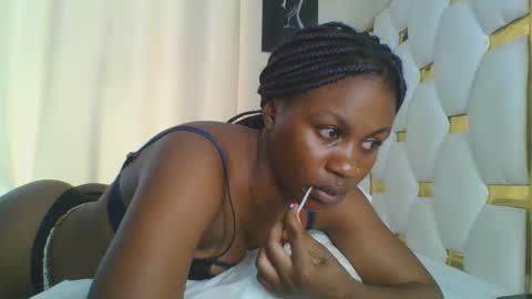 Snapshot of sweet_blackgal chatting on 02/23/25, 09:55 Lavie online show from 02/23/25, 09:55
