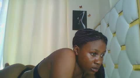 Snapshot of sweet_blackgal chatting on 02/24/25, 10:15 Lavie online show from 02/24/25, 10:15