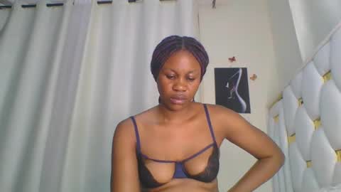 Snapshot of sweet_blackgal chatting on 02/25/25, 06:53 Lavie online show from 02/25/25, 06:53