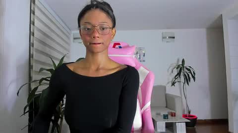 Snapshot of sweet_brunette88 chatting on 03/09/25, 03:01 sweet_brunette88 online show from 03/09/25, 03:01