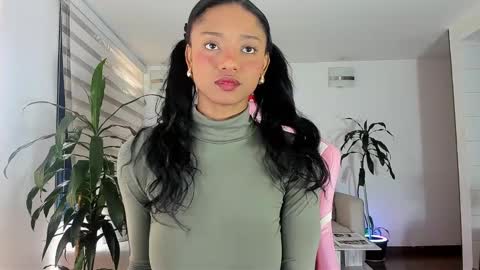 sweet_brunette88 online show from 11/20/25, 07:13