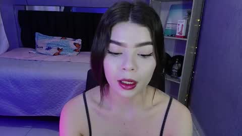 Snapshot of sweet_c4ndy chatting on 11/13/25, 03:11 Candy online show from 11/13/25, 03:11