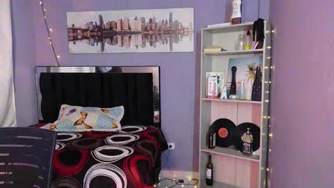 Snapshot of sweet_c4ndy chatting on 11/19/25, 03:23 Candy online show from 11/19/25, 03:23