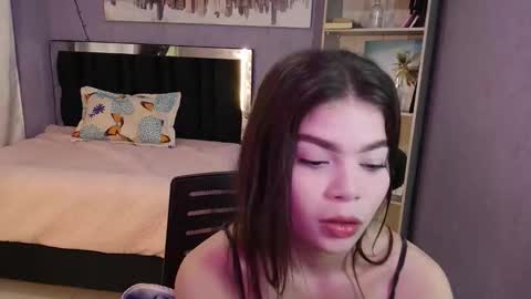 Snapshot of sweet_c4ndy chatting on 11/25/25, 02:50 Candy online show from 11/25/25, 02:50