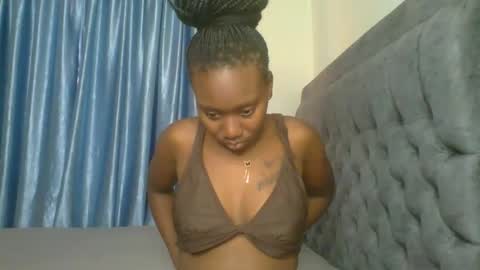 Camila online show from 11/05/25, 06:46